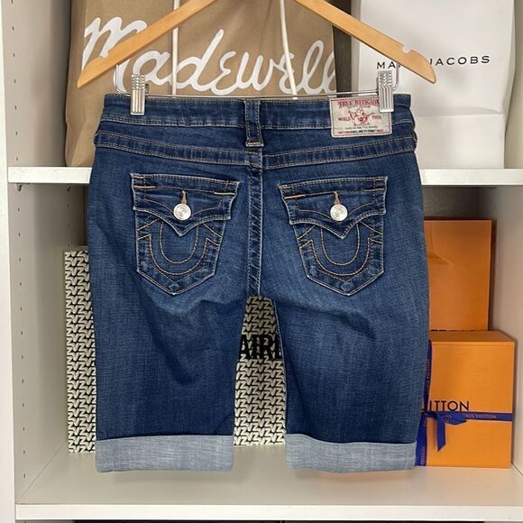 True Religion Y2K Bermuda knee length shorts in size 26 - Picture 3 of 8